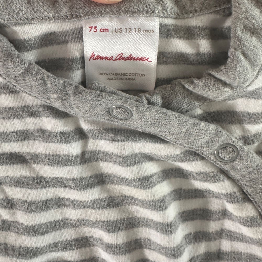 Snap Sleeper 100% organic cotton grey/white stripes. Like new.